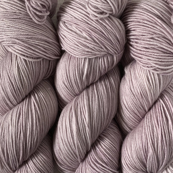 Tonal Wools Tonal / Semi-Solids – Midknit Cravings Yarn Co