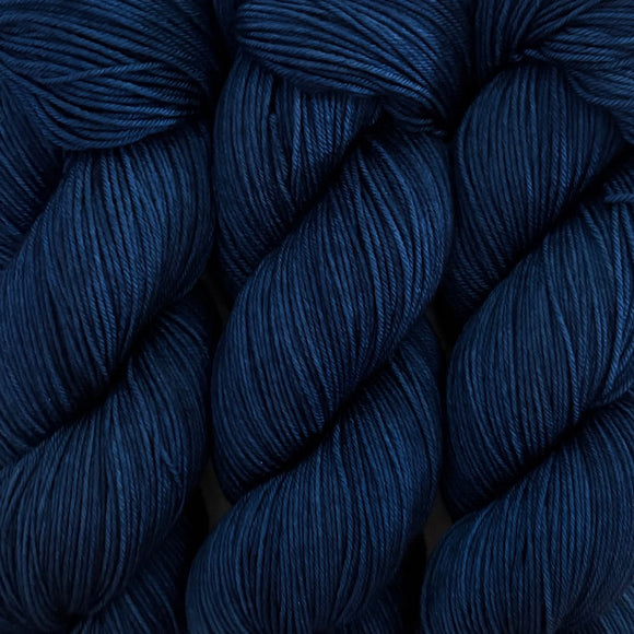 FLASHLIGHT STORIES // Hand Dyed Yarn // Tonal Yarn