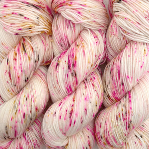 Hand Dyed Tonal Yarn | Merino Wool | Colourway: Drama – Midknit