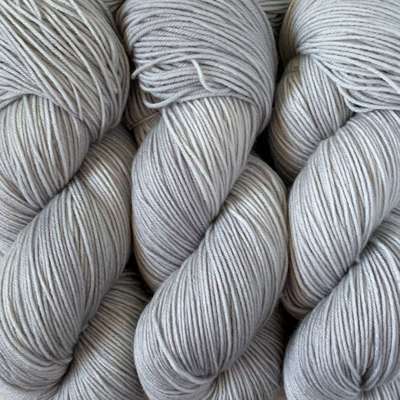 Tonal Wools Tonal / Semi-Solids – Page 2 – Midknit Cravings Yarn Co